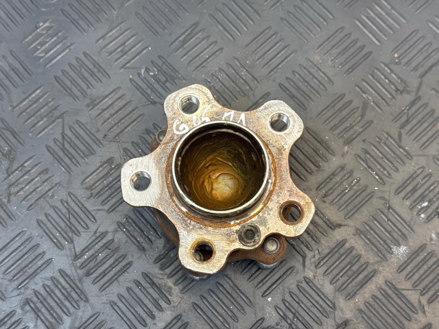 Колеса і маточини 31206864570 BMW