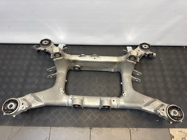 Балка задньої підвіски поперечна 33316894149 BMW
