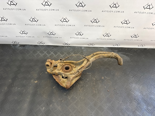 Цапфа поворотна ліва 40015EB000 NISSAN