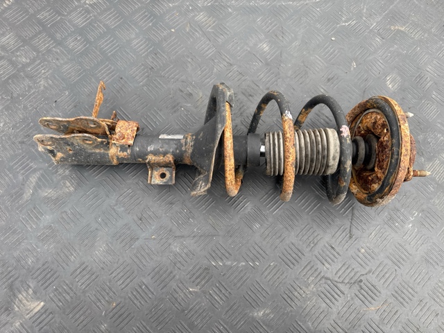 Стійка передня, ліва 4060A065 MITSUBISHI