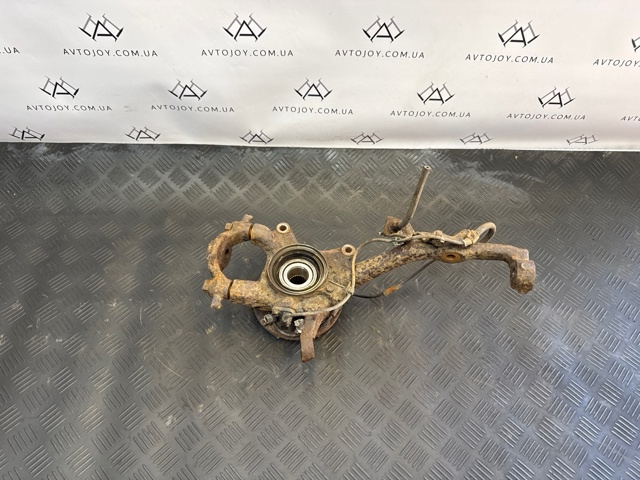Цапфа передня ліва 432120K030 TOYOTA