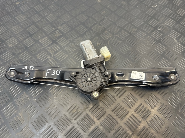Склопідйомник задніх правих дверей 51357281888 BMW