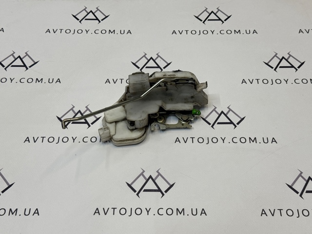 Замок двері правої передньої 5715A280 MITSUBISHI