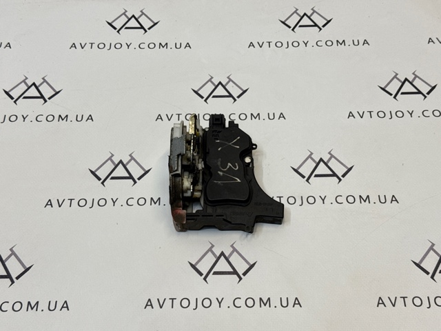 Замок задніх дверей, лівих 5745A303 MITSUBISHI
