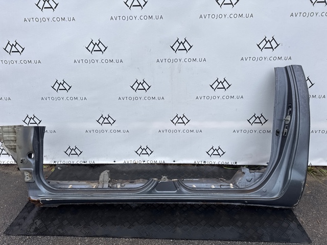 Поріг зовнішній лівий 614040K010 TOYOTA