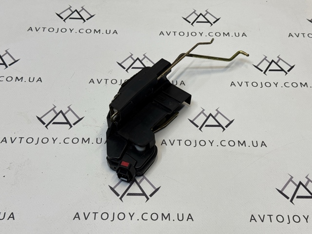 Замок двері правої передньої 81320H1020 HYUNDAI