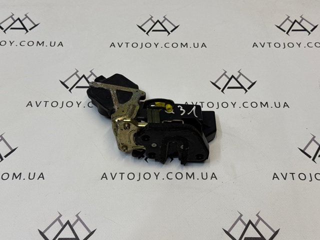 Замок задньої двері, лівої 81410H1020 HYUNDAI