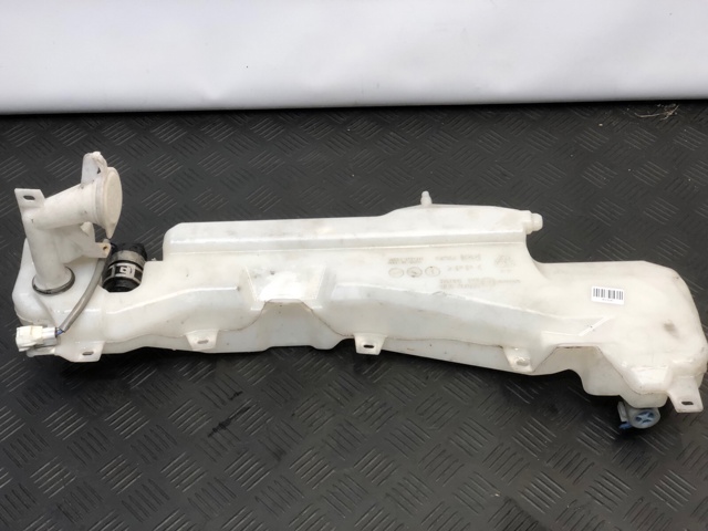 Бачок омивача скла 8260A141 MITSUBISHI