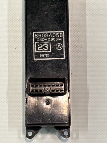 Кнопки переднього лівого склопід'ємника 8608A058 MITSUBISHI