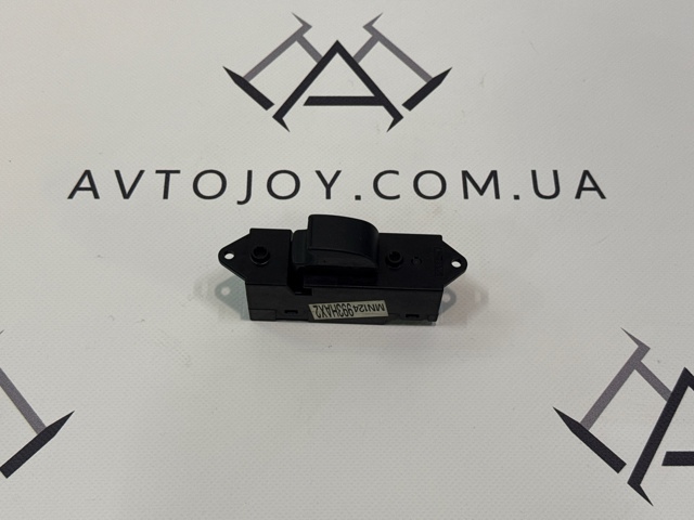Кнопки переднього правого склопід'ємника 8608A099 MITSUBISHI