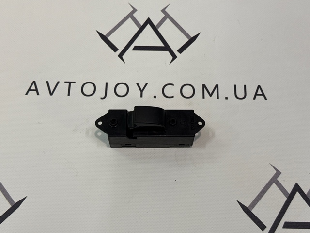 Кнопки заднього лівого склопід'ємника 8608A101 MITSUBISHI