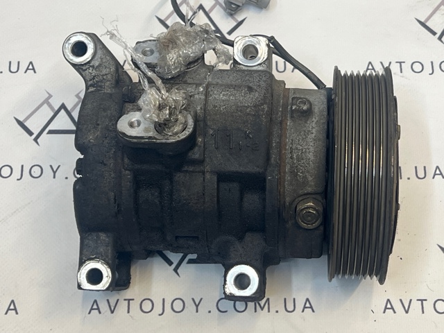 Компресор кліматичної установки 883100K114 TOYOTA