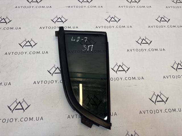 Скло-кватирка двері, задній, правій MN136794 MITSUBISHI