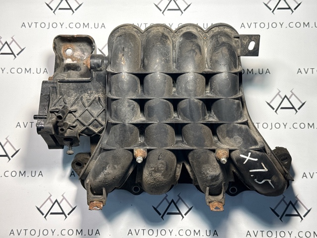 Колектор впускний MN143823 MITSUBISHI