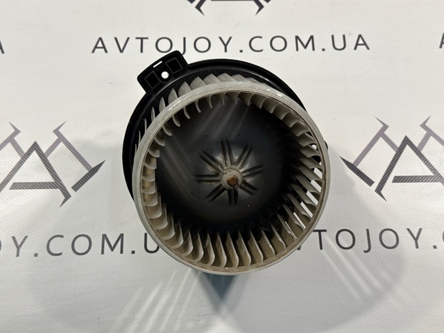 Двигун вентилятора пічки (опалювача салону), задній MN173762 MITSUBISHI