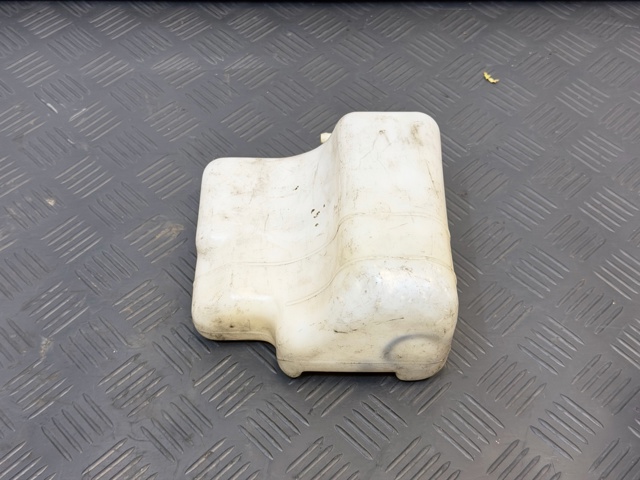 Бачок системи охолодження двигуна розширювальний MR404879 MITSUBISHI