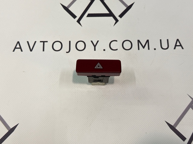 Кнопка аварійки Mitsubishi Lancer 9