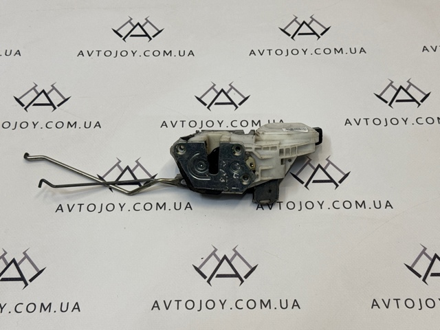 Замок водійських дверей MR512235 MITSUBISHI