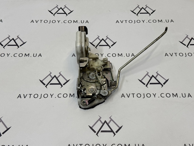Замок передніх пасажирських дверей MR573708 MITSUBISHI