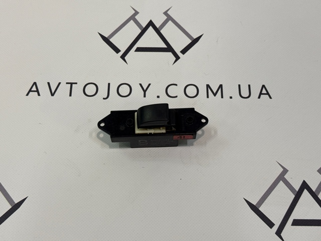 Кнопковий блок керування склопідіймачами передній правий MR587944 MITSUBISHI
