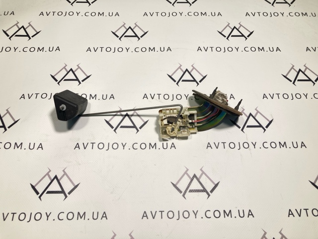 Датчик рівня палива в баку MR970892 MITSUBISHI