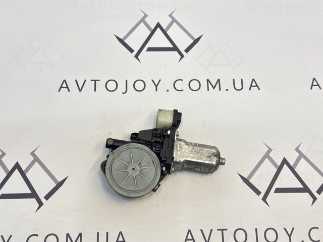 Мотор склопідйомника дверей задніх, лівих MR989948 MITSUBISHI