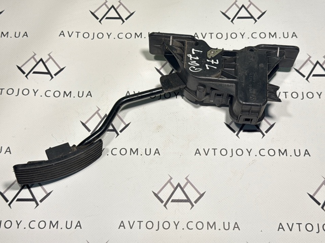 Педаль акселератора Міцубісі Паджеро SPORT II