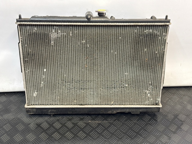 Радіатор охолодження двигуна MR993742 MITSUBISHI