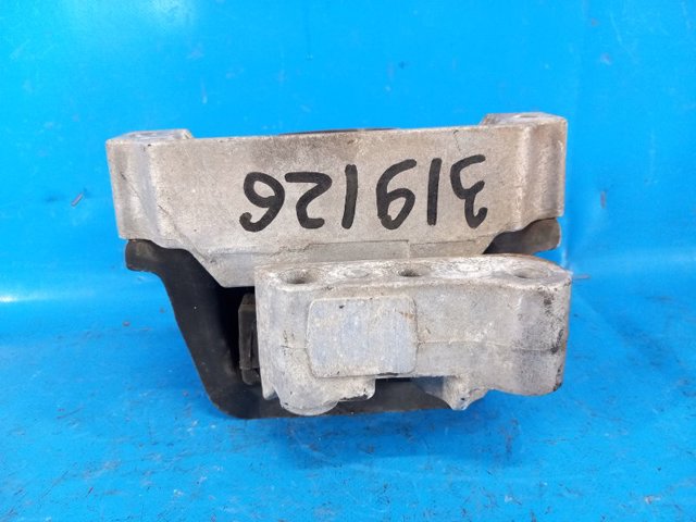 Подушка (опора) двигуна, права передня 1091A211 MITSUBISHI