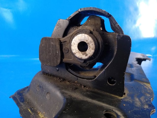 Подушка (опора) двигуна, передня 123610T170 TOYOTA