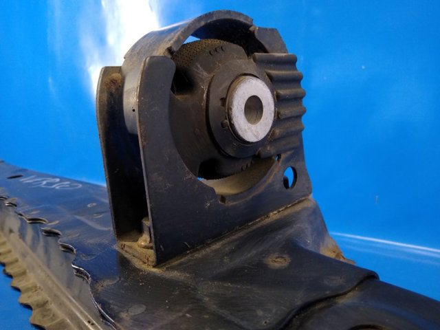 Подушка передньої опори двигуна 1236116290 TOYOTA