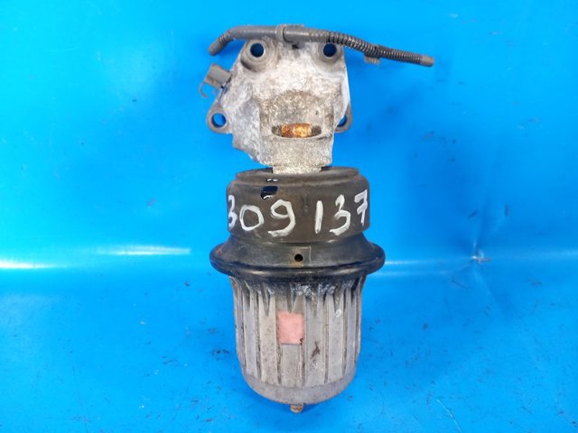 Подушка передньої опори двигуна 1236131100 TOYOTA