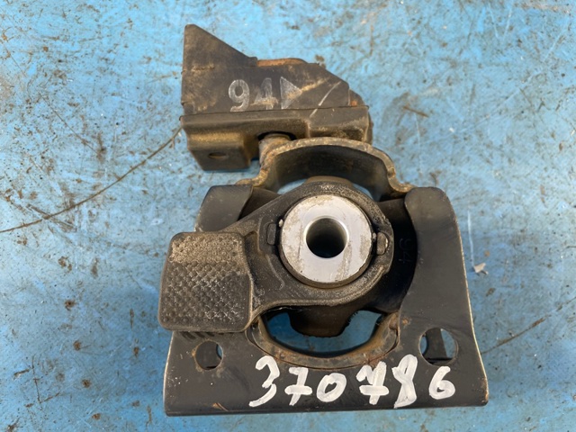 Подушка передньої опори двигуна 1236137150 TOYOTA