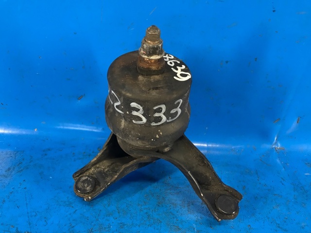Права подушка двигуна 123620P050 TOYOTA