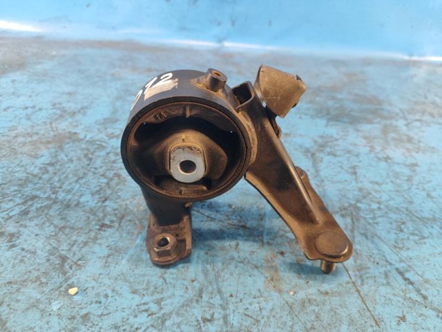 Опора двигуна задня 1237128210 TOYOTA