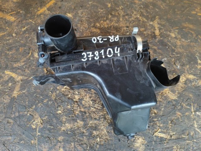 Корпус повітряного фільтра 1770037261 TOYOTA