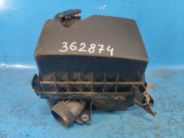 Корпус повітряного фільтра, нижня частина 177010V020 TOYOTA