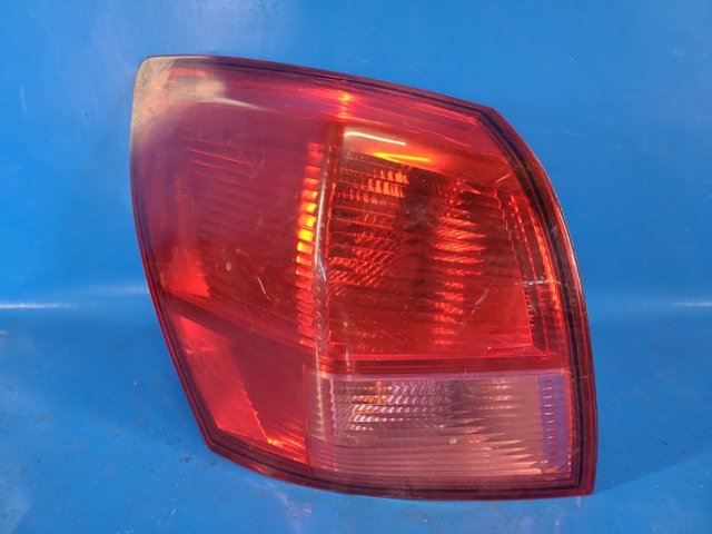 Ліхтар задній лівий, зовнішній 26555EY00A NISSAN