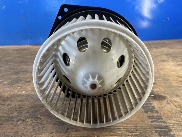 Електромотор пічки 272V0JK61A NISSAN