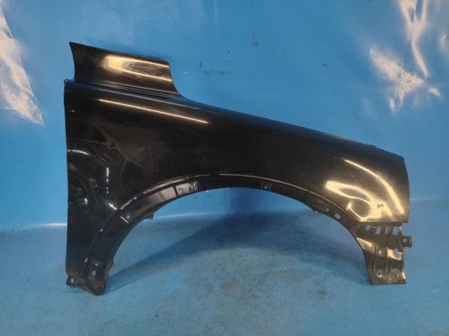 Переднє праве крило 30796495 VOLVO