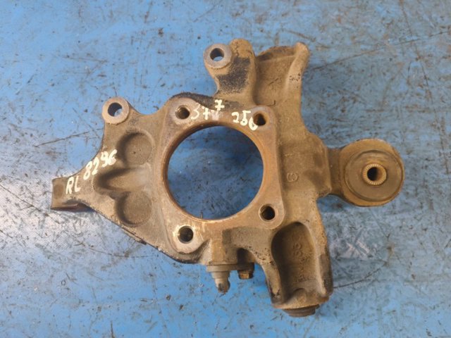 Цапфа поворотного кулака 423050T020 TOYOTA