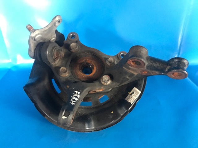 Цапфа поворотна права 4321102170 TOYOTA