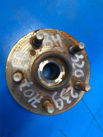 Підшипник в зборі з маточиною передній 4355047020 TOYOTA