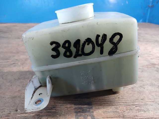 Бачок гальмівної рідини 4722048180 TOYOTA
