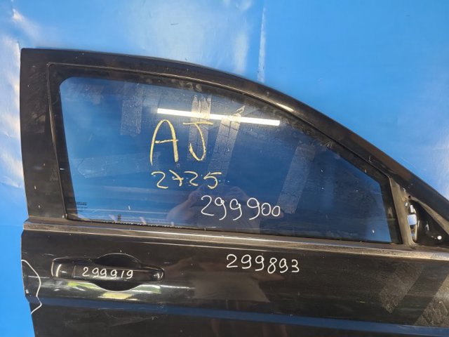Скло передніх дверей, правих 5074556AC CHRYSLER