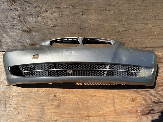 Бампер передній 51117184716 BMW