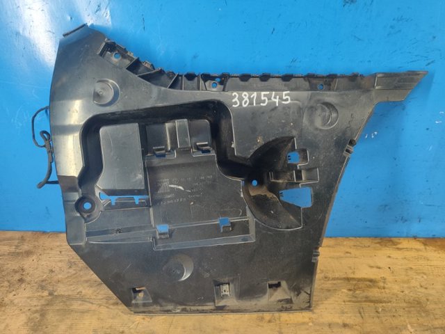 Кронштейн бампера заднього, правий 51127184768 BMW