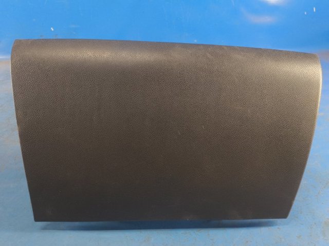 Кришка ящика рукавички (бардачка) 51162752811 BMW