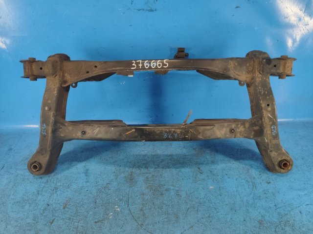 Балка задньої підвіски поперечна 512060T021 TOYOTA