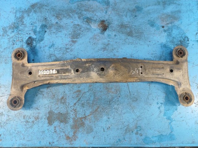 Підрамник задній 5120633040 TOYOTA
